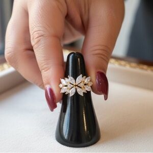 Elegant Gold and Silver Floral Ring